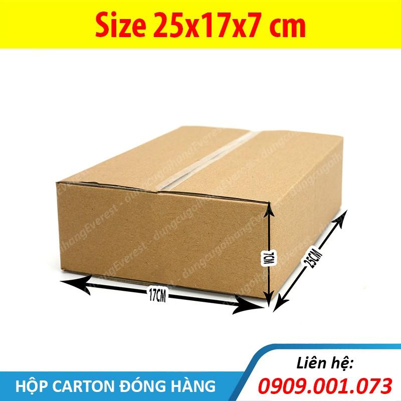 Hộp giấy P66 size 25x17x7 cm, thùng carton gói hàng Everest