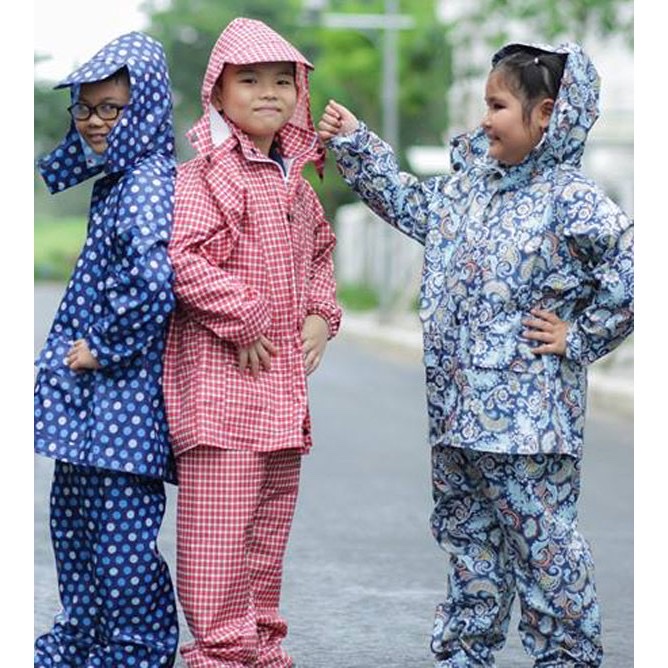 Bộ áo mưa trẻ em họa tiết nhiều màu ,đa dạng xinh xắn cho trẻ từ 6-8 tuổi