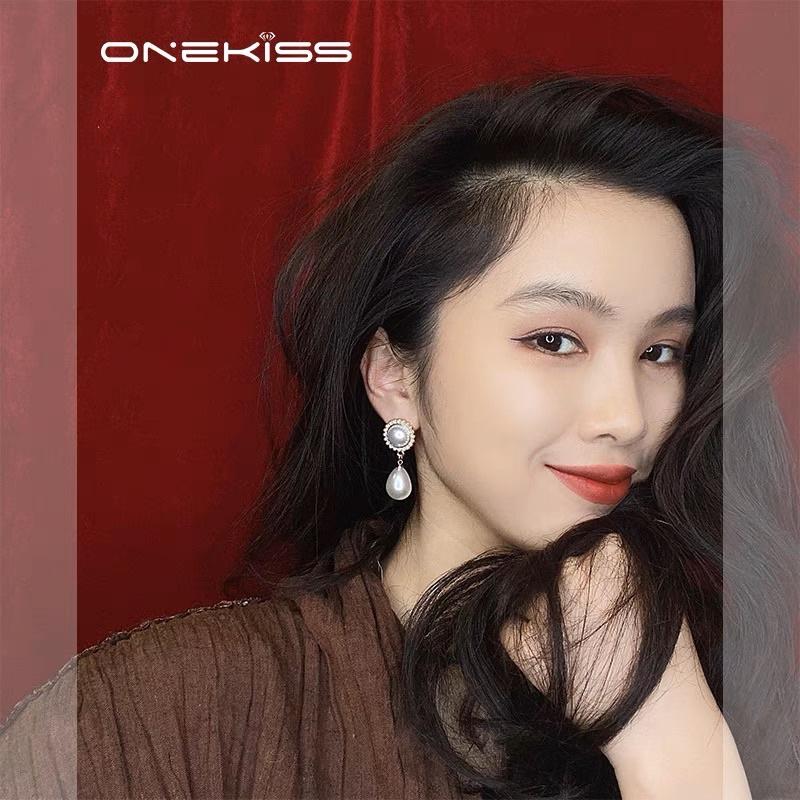 Hoa tai đính hạt cổ điển - Arora boutique