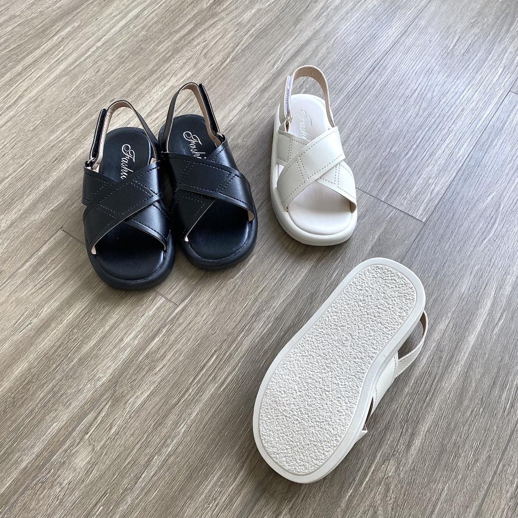 Giày sandal quai chéo bản to cho bé G838