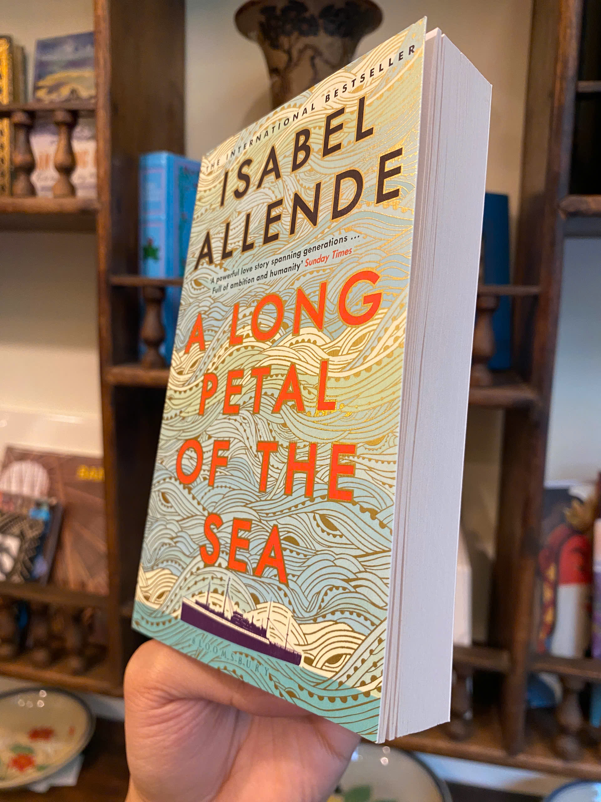 Sách - A Long Petal of the Sea by Isabel Allende - Historical Fiction/Fiction/Book Club - Ngoại Văn