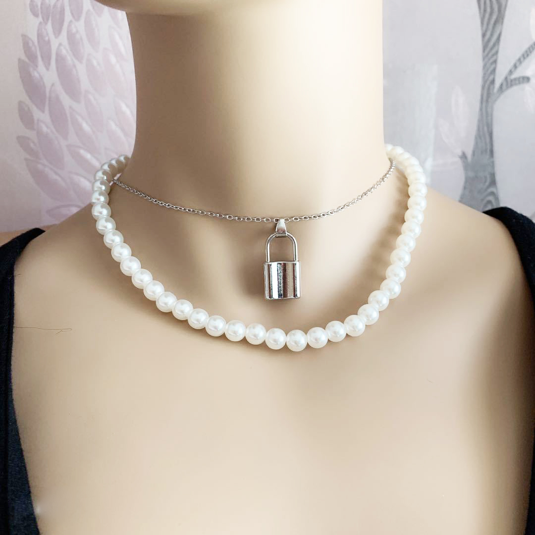 Vòng cổ ngọc trai mix ổ khoá năng động thời trang ấn tượng