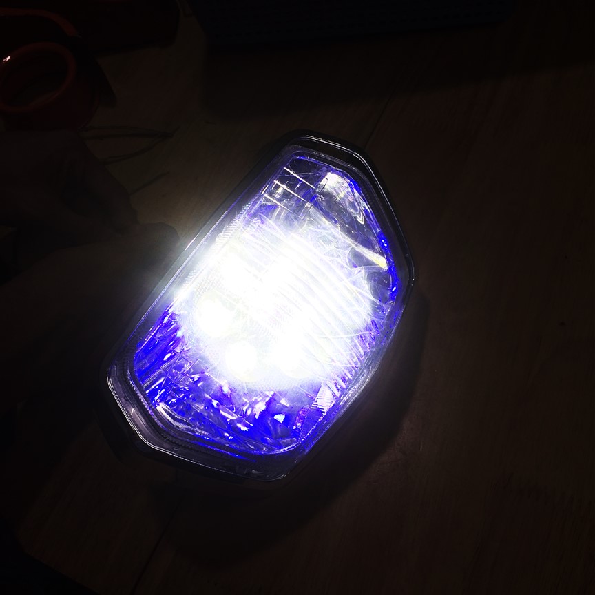 Bộ mặt nạ đèn pha led 6 bóng kiểu tròn cho xe Dr3am đầu lồi