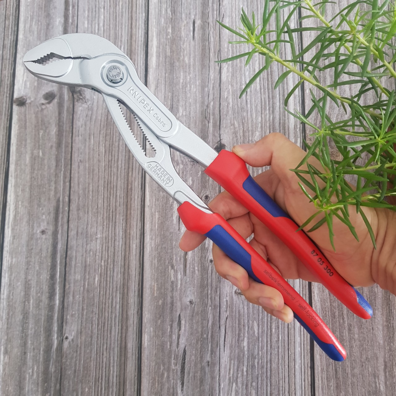 Kìm nước Cobra KNIPEX - 87 05 300