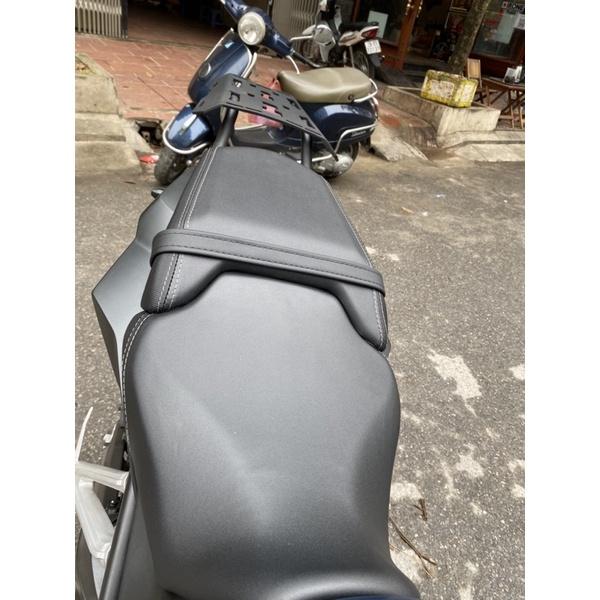 Baga xe Honda CB650R 2021 Chất liệu thép sơn tĩnh điện cực đẹp và tiện lợi cho Biker đi Honda CB650R -2021