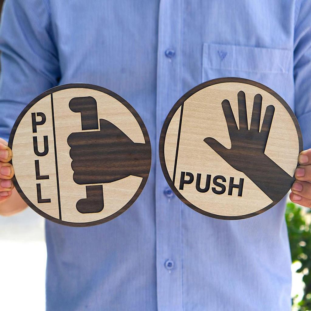 Tranh treo tường_ Bảng gỗ trang trí PULL PUSH F01_CRN_01 WoodLaserDecor