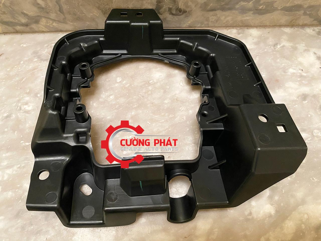 Giá bắt đèn gầm Mitsubishi Xpander 2022-2024 8321A885, 8321A886