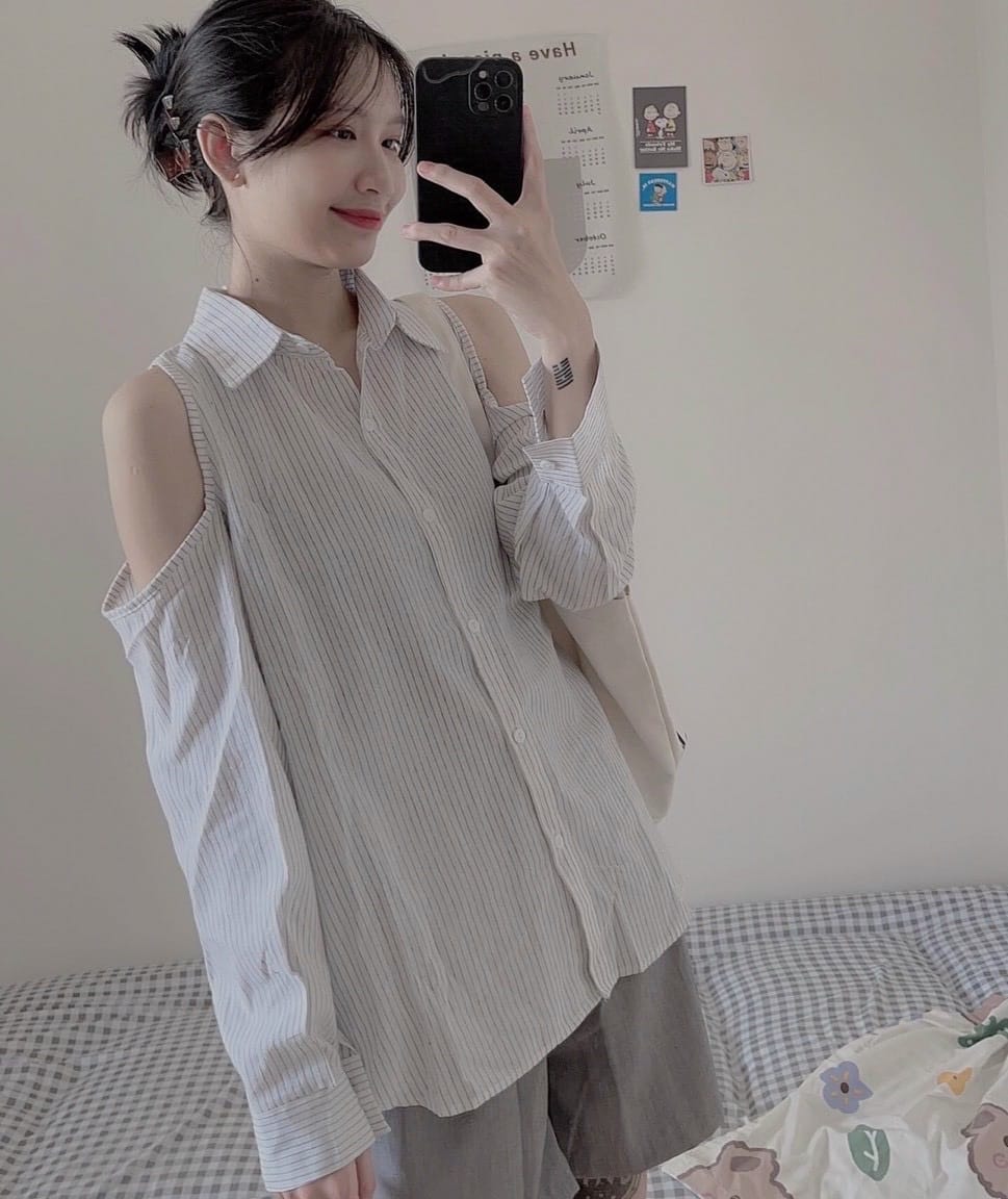 Áo sơ mi sọc khoét vai nữ đũi mát
