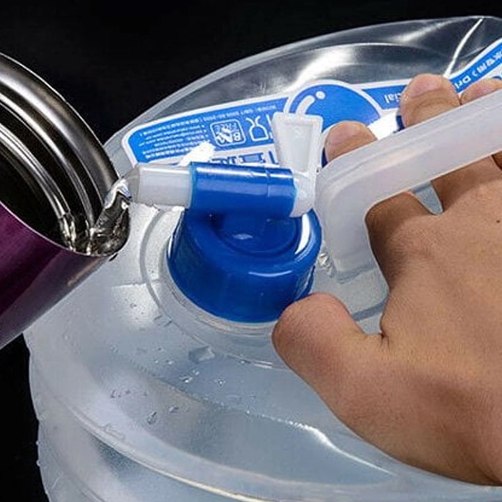 Bình đựng nước 5L có thể gấp gọn tiện dụng để mang theo khi đi cắm trại du lịch ngoài trời