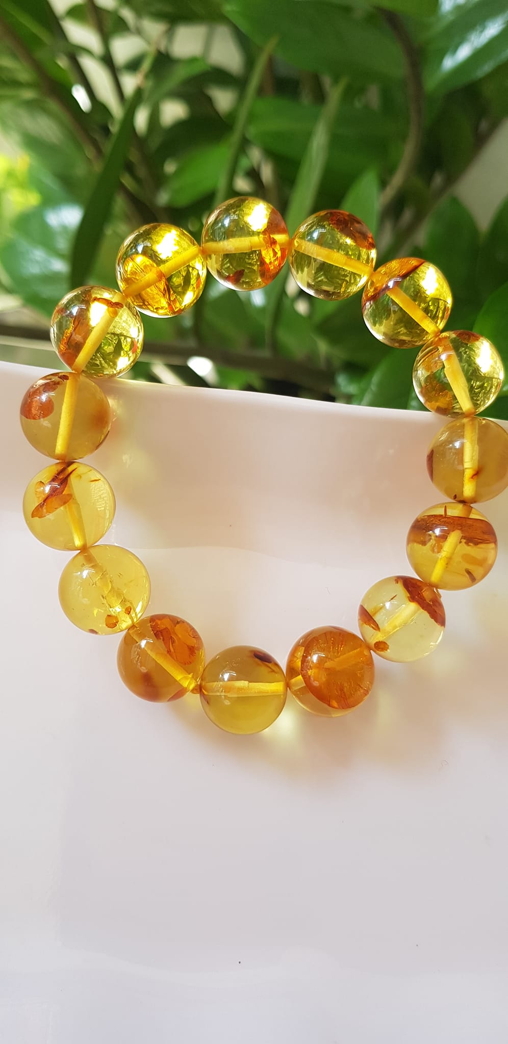 Vòng Hổ Phách tự nhiên Size Nam 14,5mm Vòng Vip cao cấp sịn hiếm quá đẹp xuất sắc 14,5mm Đá Hổ Phách Màu Vàng Anh trong bắt ánh sáng ánh lên quá đẹp đẳng cấp sang luôn Vòng chuẩn hợp Nam mệnh Kim mệnh Thổ mệnh Thủy đeo ạ