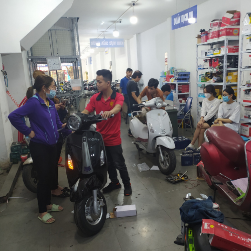 ẮC QUY XE ĐIỆN CHUYÊN SỬ DỤNG CHO CÁC DÒNG XE MÁY ĐIỆN VESPA - SIÊU BỀN - TUỔI THỌ DÀI - NGÀY SẢN XUẤT GẦN - QUÃNG ĐƯỜNG ĐI ĐƯỢC XA LÊN ĐẾN 100KM - LOẠI 12V20AH