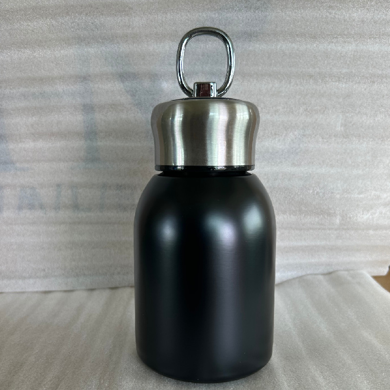 Bình Giữ Nhiệt Bằng Thép 300Ml Dễ Thương Có Móc Treo Đáng Yêu