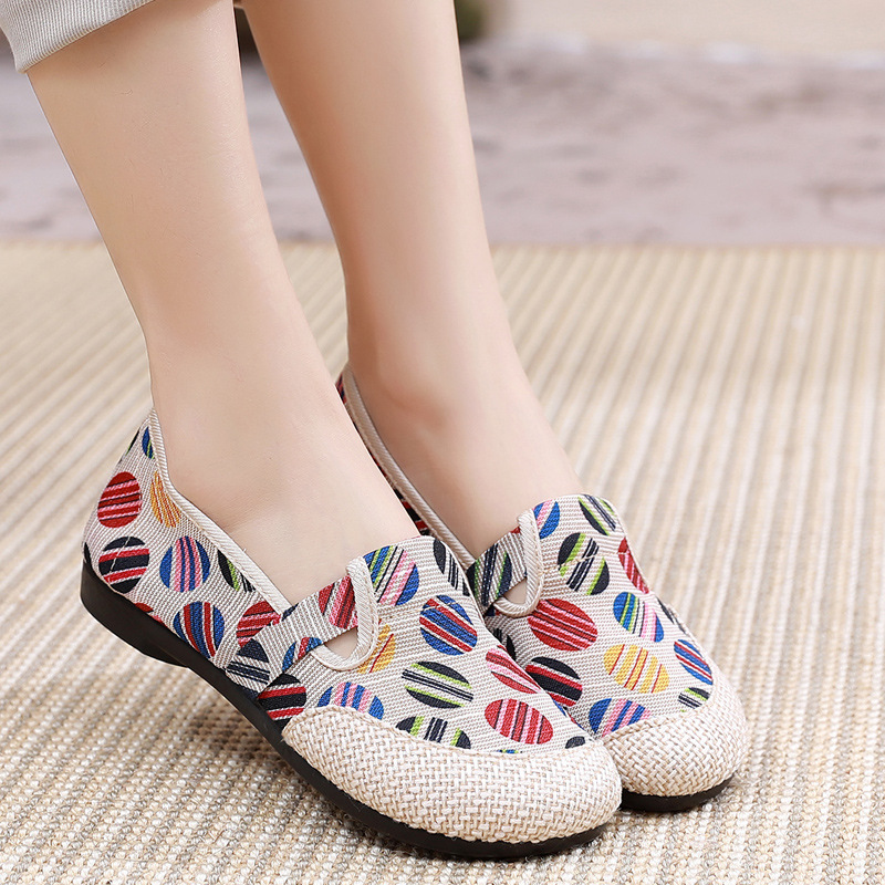 Giày mọi slip on lười vải nữ hoạ tiết tròn Canvas thoáng khí đế bằng mềm trống trơn trượt thời trang Phatdat V333