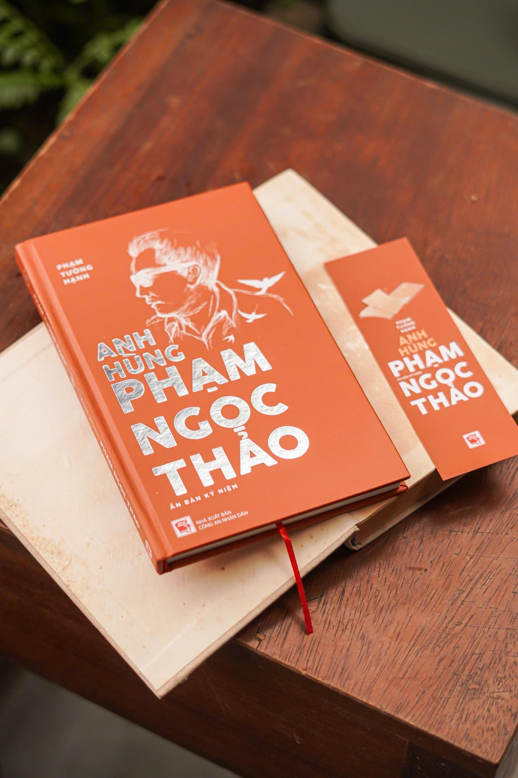 Sách - Anh Hùng Phạm Ngọc Thảo - Ấn Bản Kỷ Niệm - Bìa Cứng