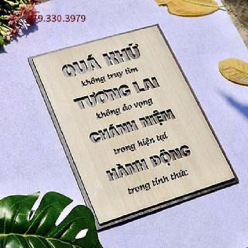 Tranh Trang Trí , Tranh Treo Tường Qúa Khứ Không Truy Tìm Tương Lai Không Ảo Vọng Tạo Động Lực Làm Việc