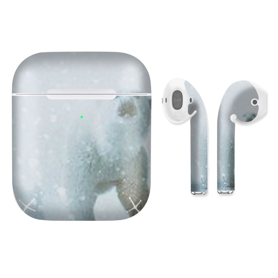 Miếng dán skin chống bẩn cho tai nghe AirPods in hình gấu trắng - GSM042 (bản không dây 1 và 2)