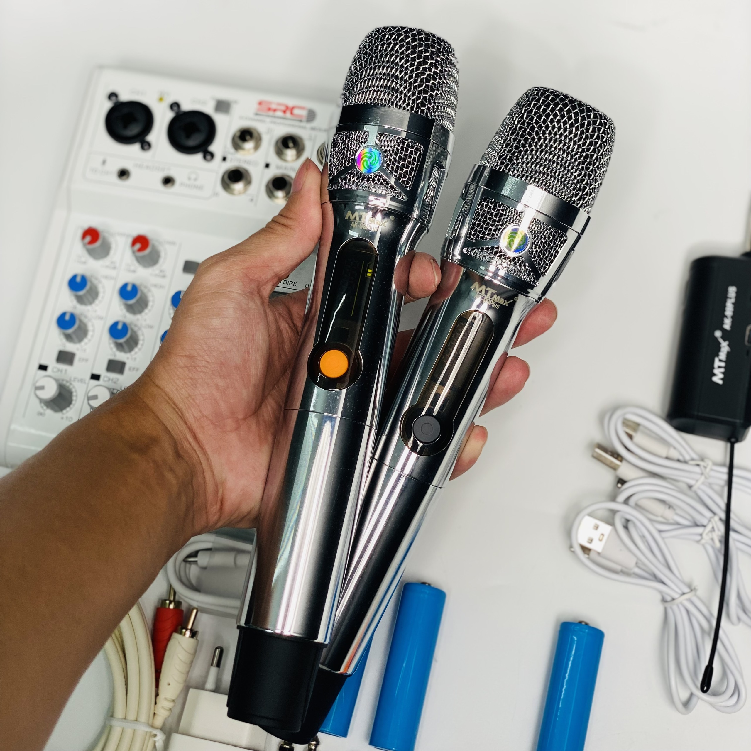 Combo Mixer Thu Âm Livestream Karaoke Mixer E4 và Micro Ak99 Plus Chính Hãng Giá Tốt -  Bảo Hành 12 Tháng Hàng Chính Hãng