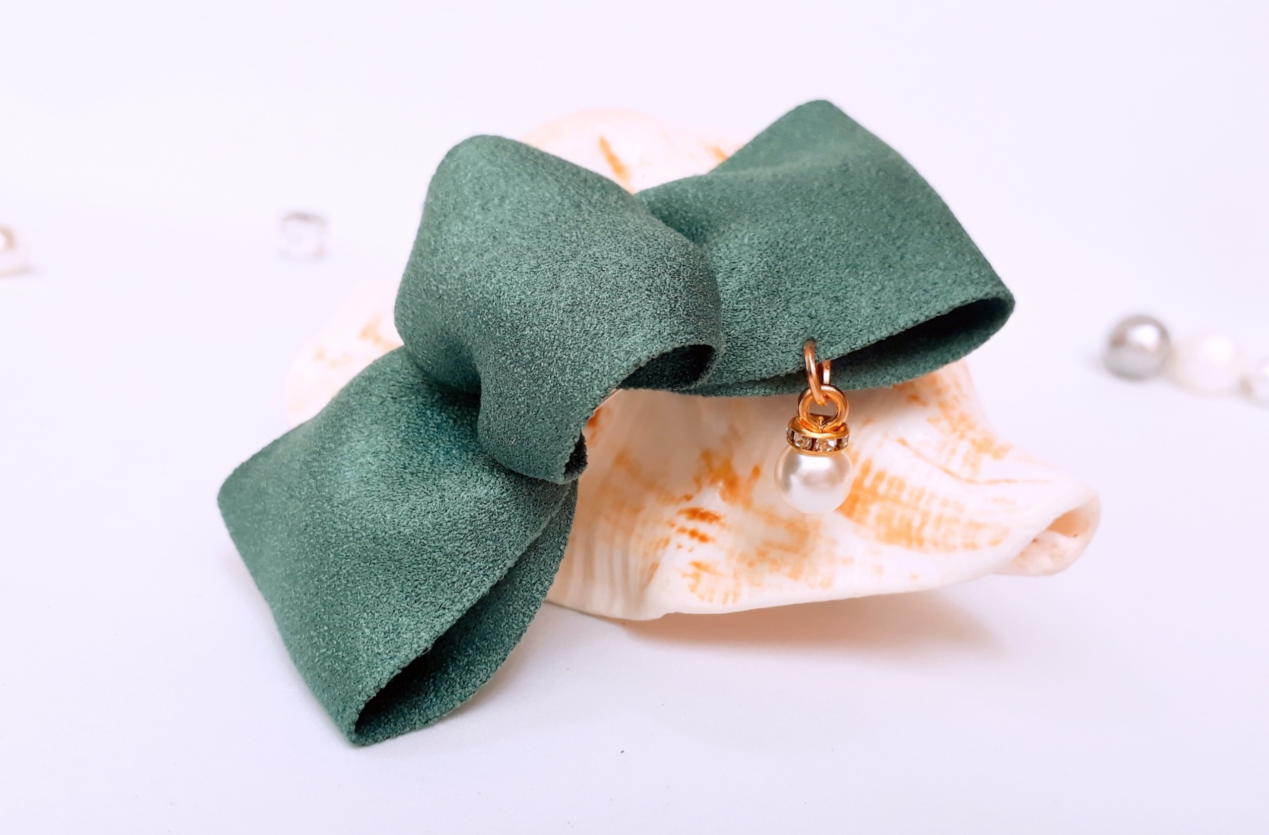 CẶP TÓC NƠ TREO HẠT TRAI C010