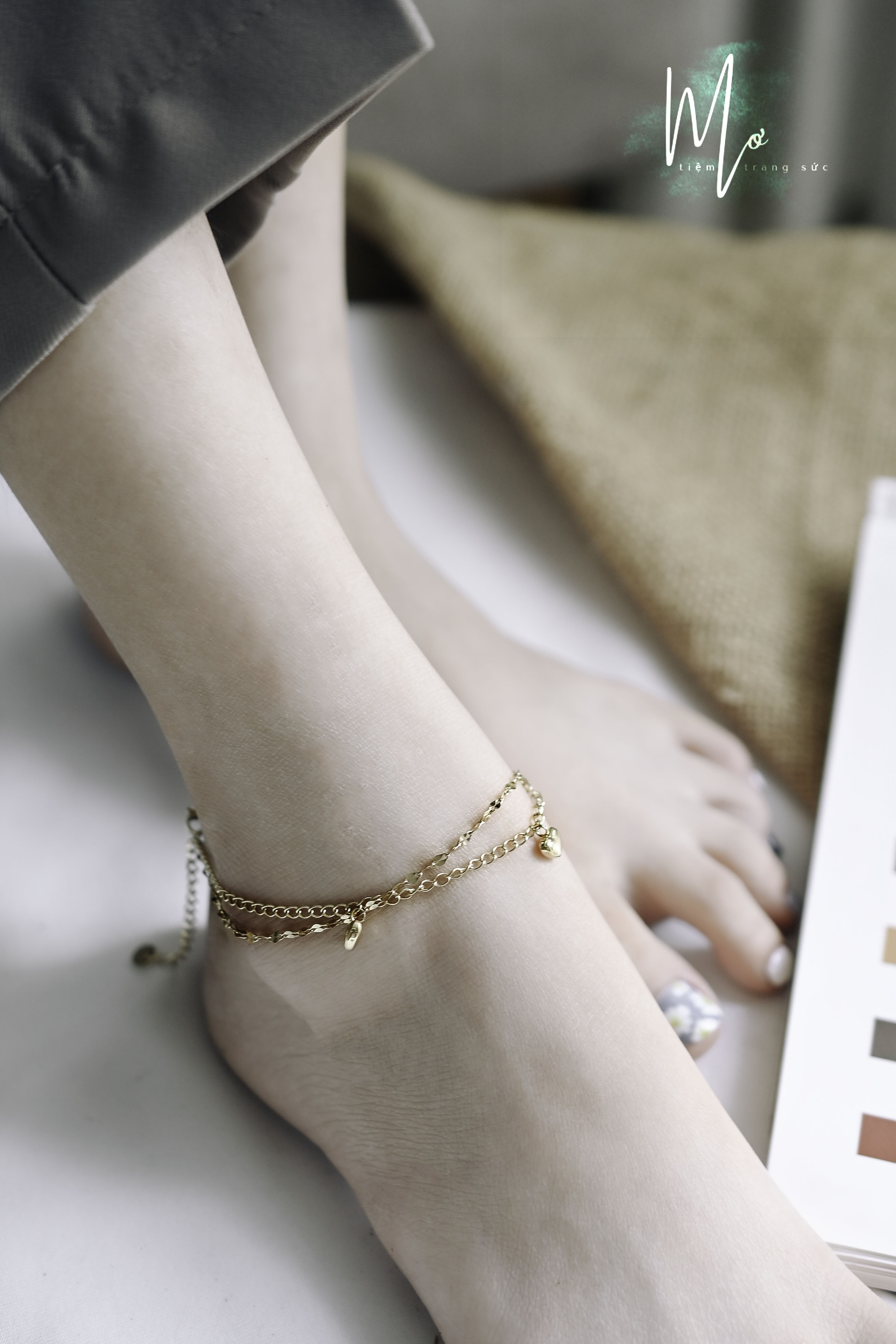 Lắc chân Titan họa tiết trái tim xinh xắn