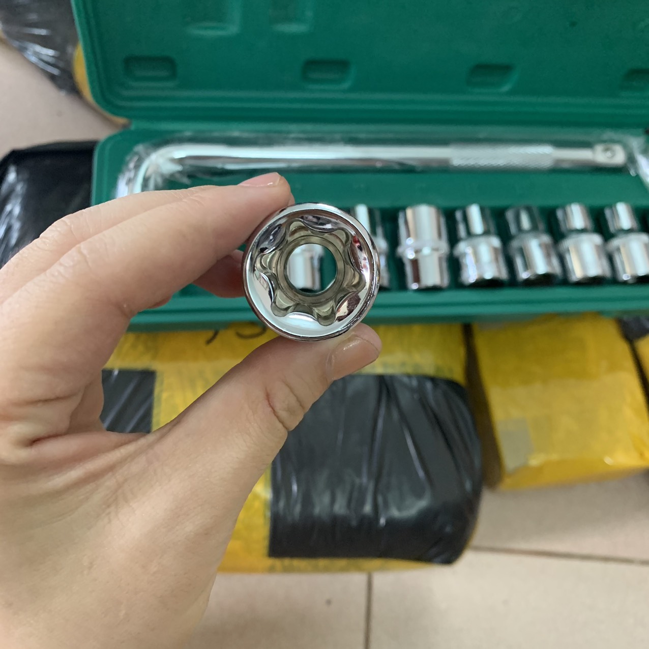 Bộ khẩu tuýp E 10 chi tiết cỡ lắp khẩu 1/2" KÈM tay vặn, E8-E24