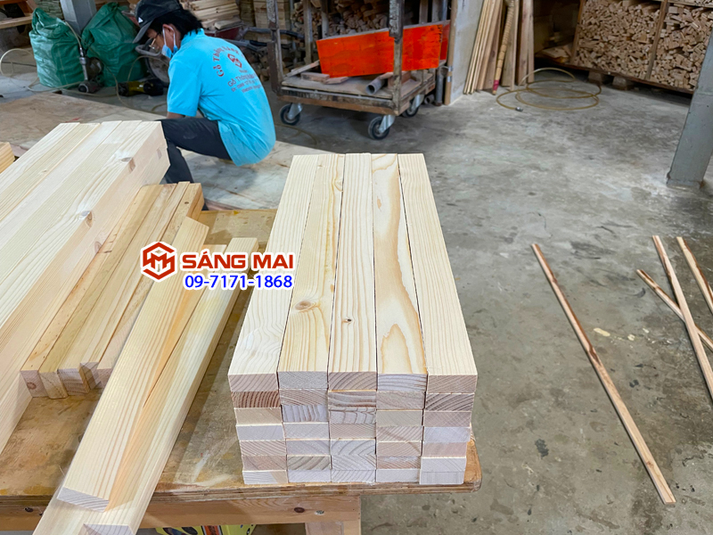 Thanh gỗ thông 2cm x 4cm x dài 50cm + láng mịn 4 mặt