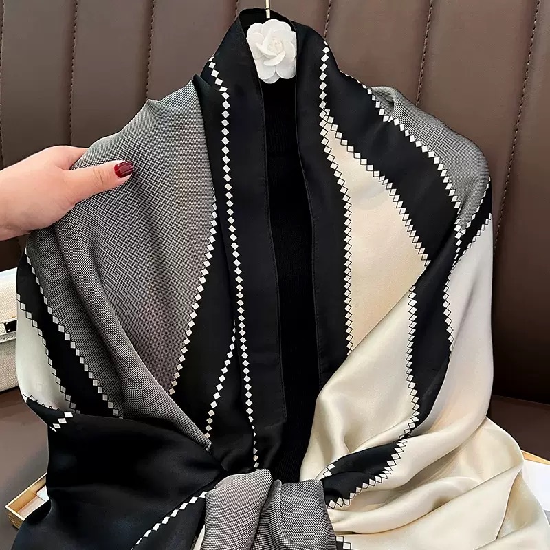 KHĂN CHOÀNG LỤA DÁNG DÀI CỰC SANG PHONG CÁCH TÂY ÂU SANG XỊN MỊN MÃ 09