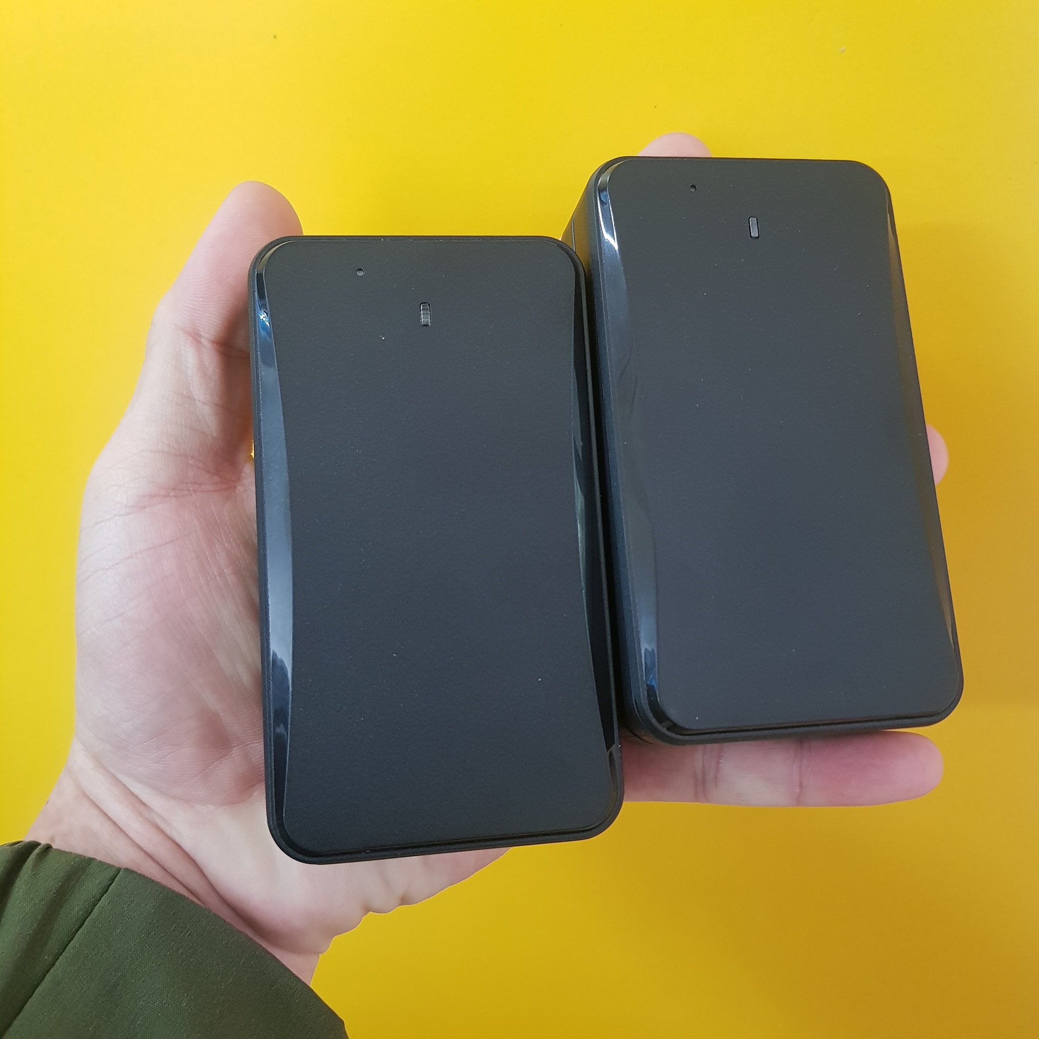 Định vị cầm tay AT4 pin khủng 10.000mah từ 1- 3 tháng