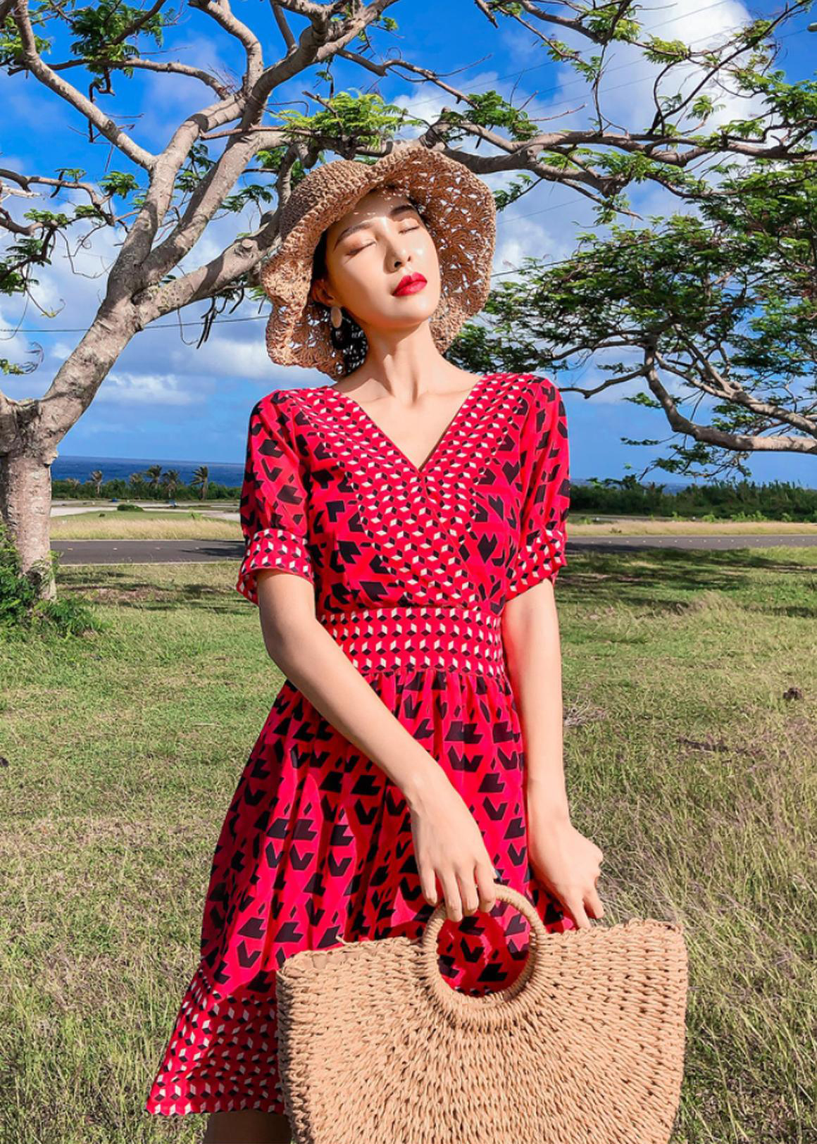 Váy maxi lửng dáng xòe, họa tiết thổ cẩm nổi bật, chất dày đẹp, đầm nữ vintage cổ chữ V, váy đi biển, du lịch đẹp | MX012