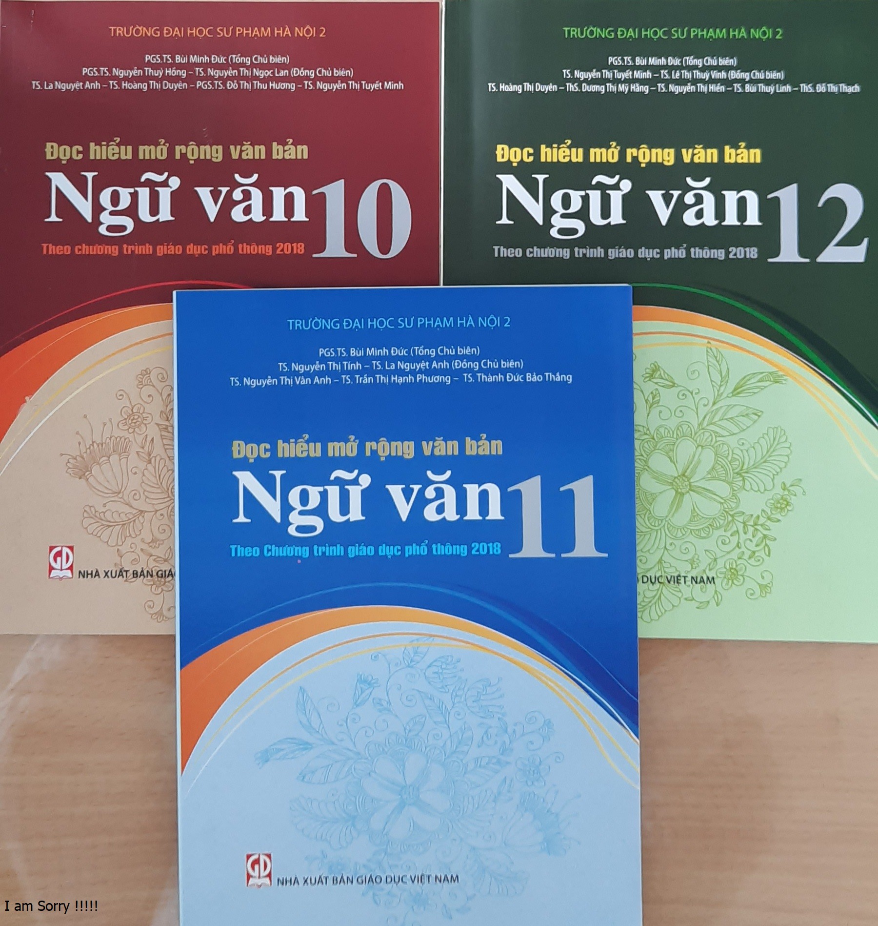 Combo 3 quyển sách Đọc hiểu mở rộng văn bản Ngữ văn từ lớp 10 - 12 Theo Chương trình Giáo dục phổ thông 2018