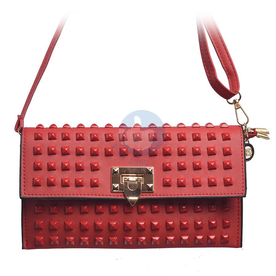 Clutch Cầm Tay Đinh Tán Đỏ