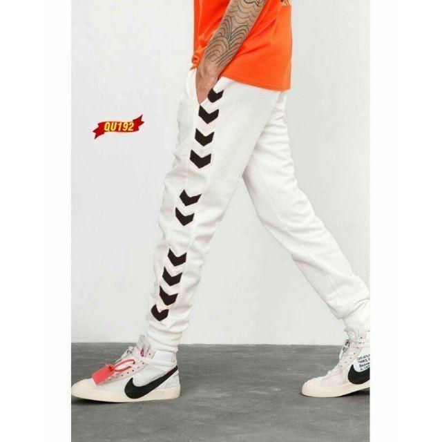 Quần joogger nỉ in mũi tên