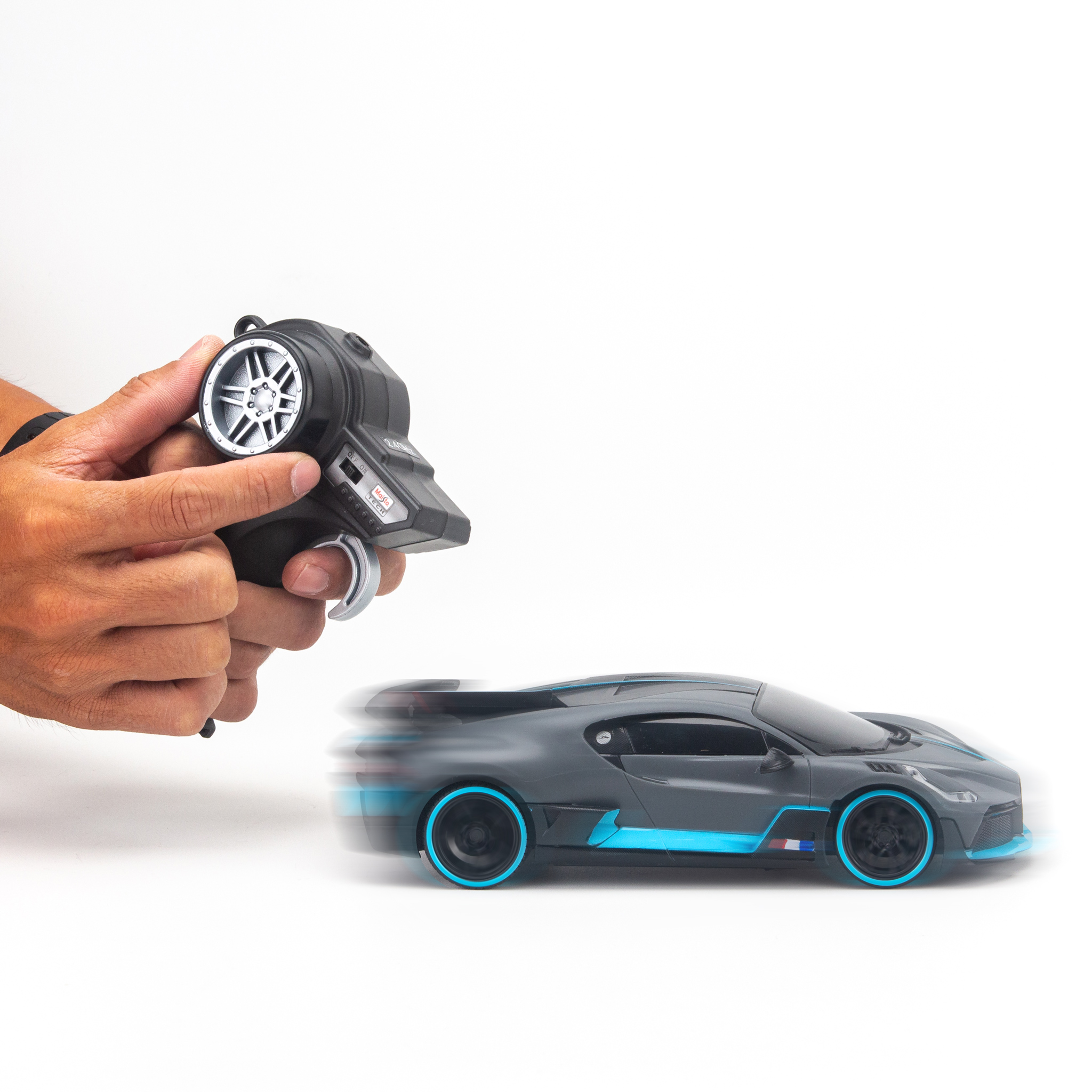 Xe điều khiển Bugatti Divo 1:24 Maisto 82333