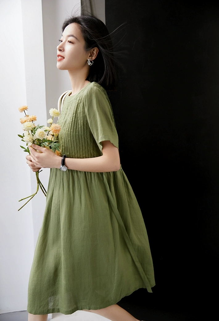 Đầm linen nữ dáng suông cổ tròn xếp ly kèm dây thắt eo mẫu mới trẻ trung Đũi Việt