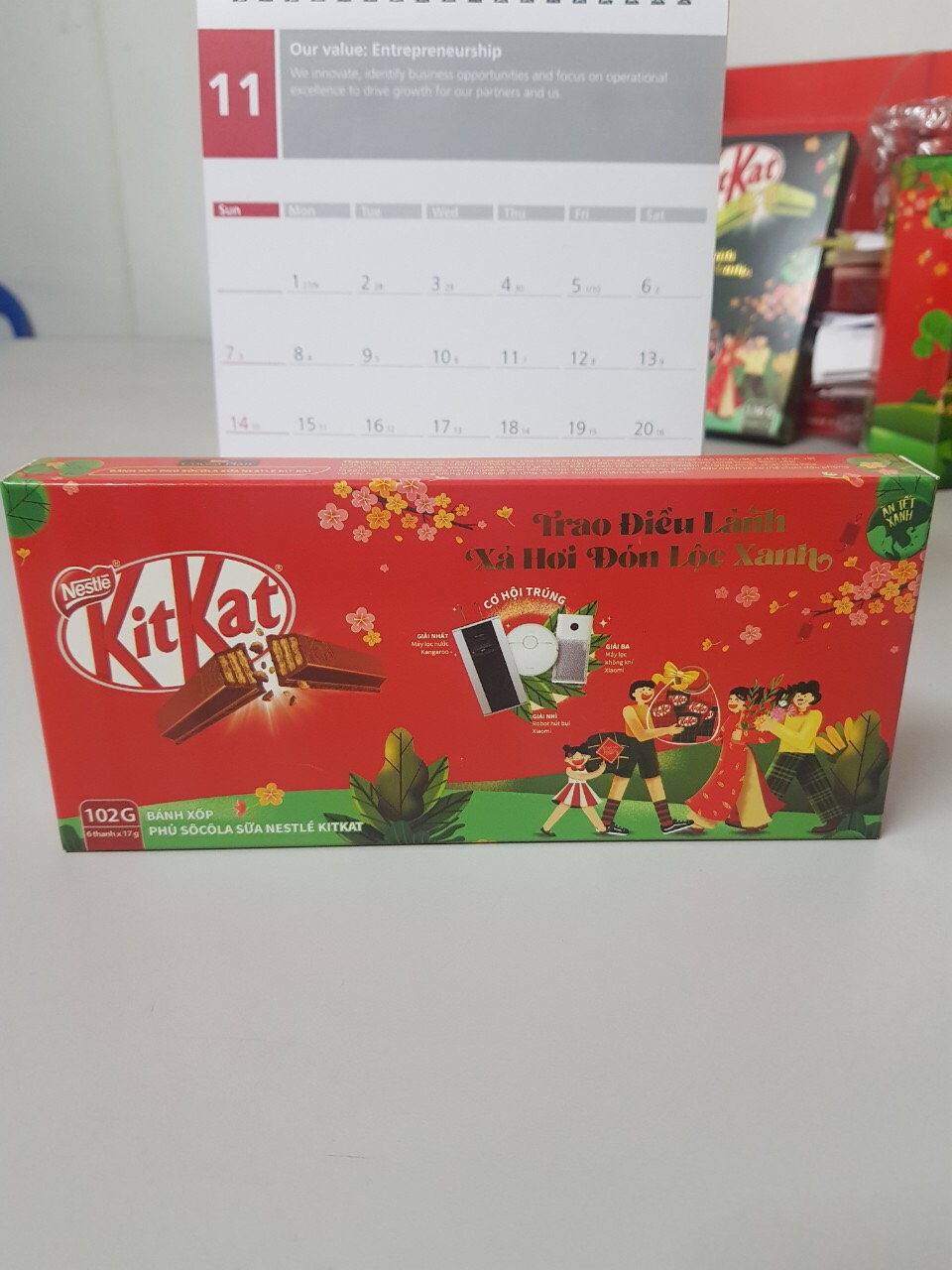 BÁNH XỐP PHỦ SOCOLA NESTLE KITKAT HỘP 102G (6 THANH)