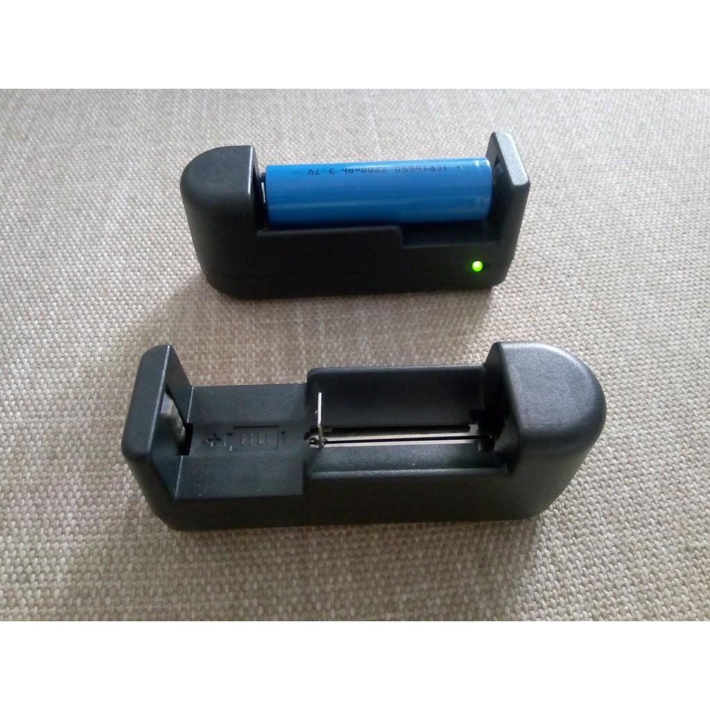 Bộ Sạc Pin Mini Li-on ZP-815 3,7V Và 4,2V dành cho pin sạc 18650 / 14500 / 26650