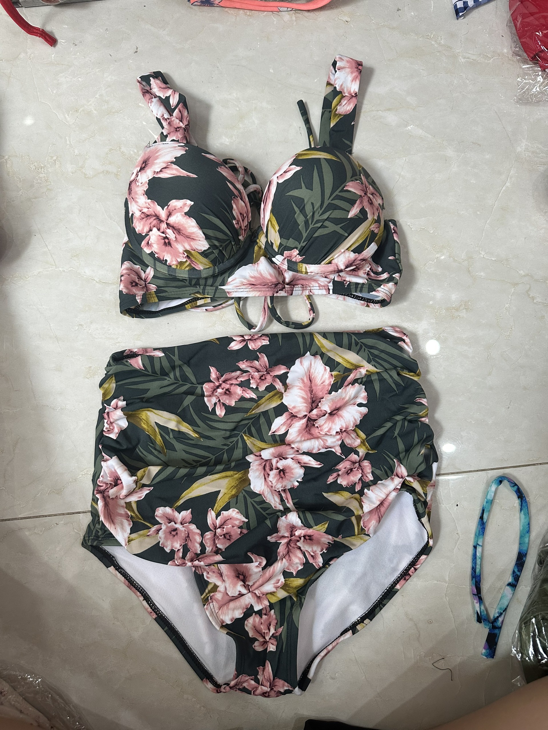 Bikini 2 Mảnh Cạp Cao Họa Tiết