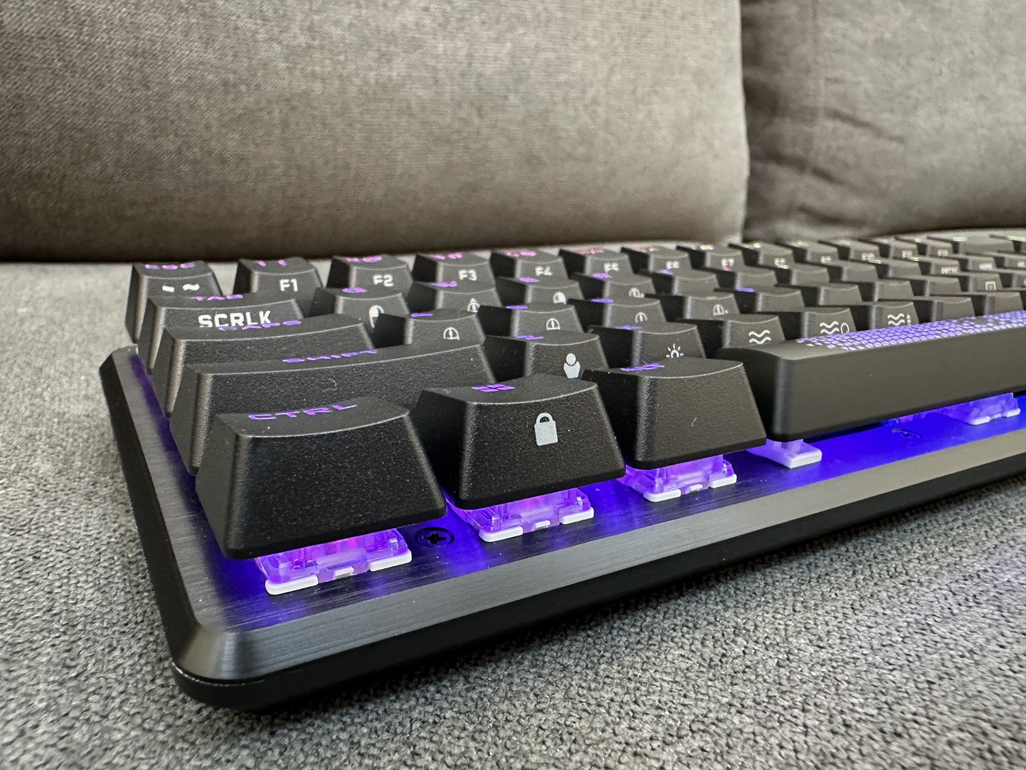 Bàn phím Corsair K65 PRO MINI RGB OPX_Mới, hàng chính hãng