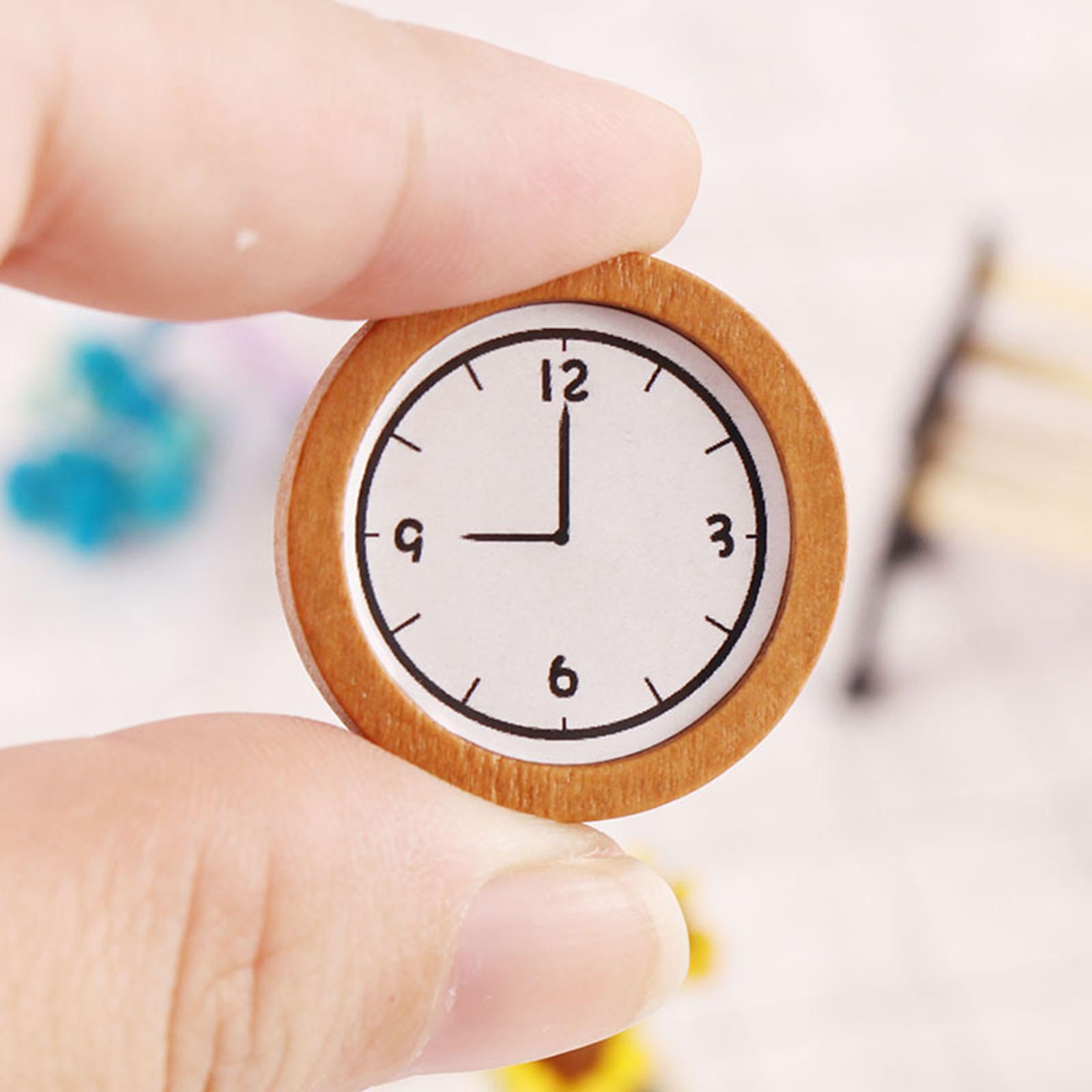 2PCS Round Wood Wall Clock Miniature for 1:12 Dollhouse Furniture Model Toy