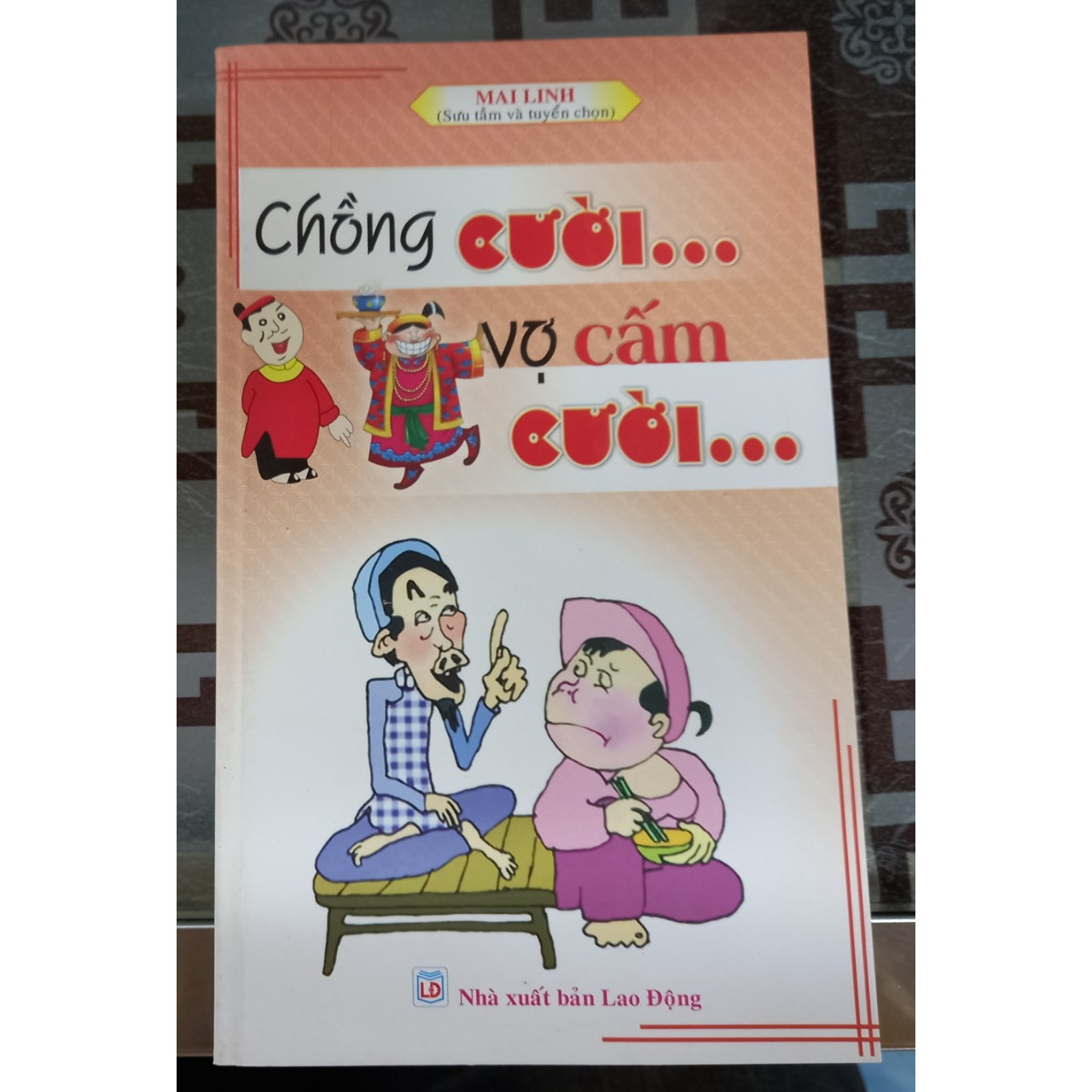 Chồng cười vợ cấm cười