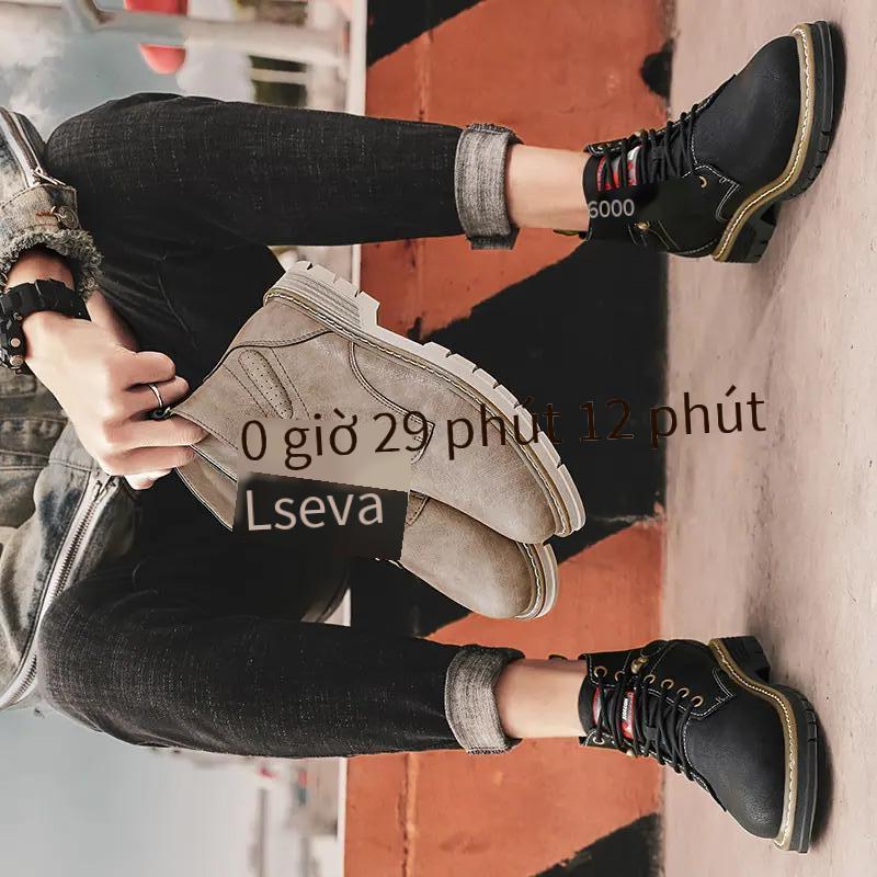 Phong cách mới nhất của giày bốt Martin phiên bản Hàn Quốc giày lưới màu đỏ khuyên dùng cho các cặp đôi giày công sở