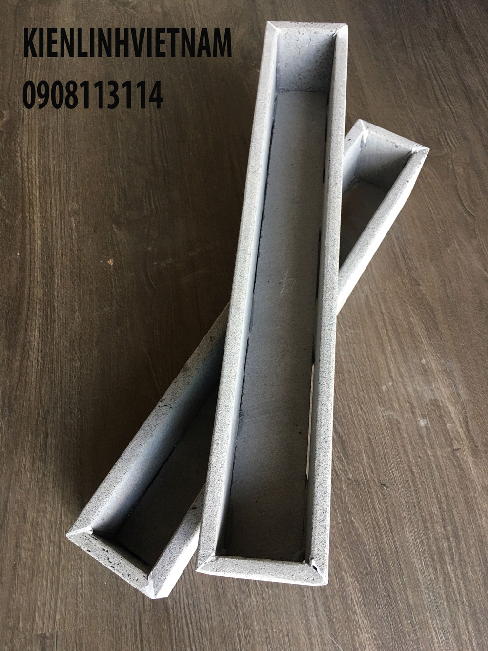 Combo 2 chậu trồng cây bằng đá ong xám R10xC10xD60cm treo tường ban công, sân vườn bền đẹp