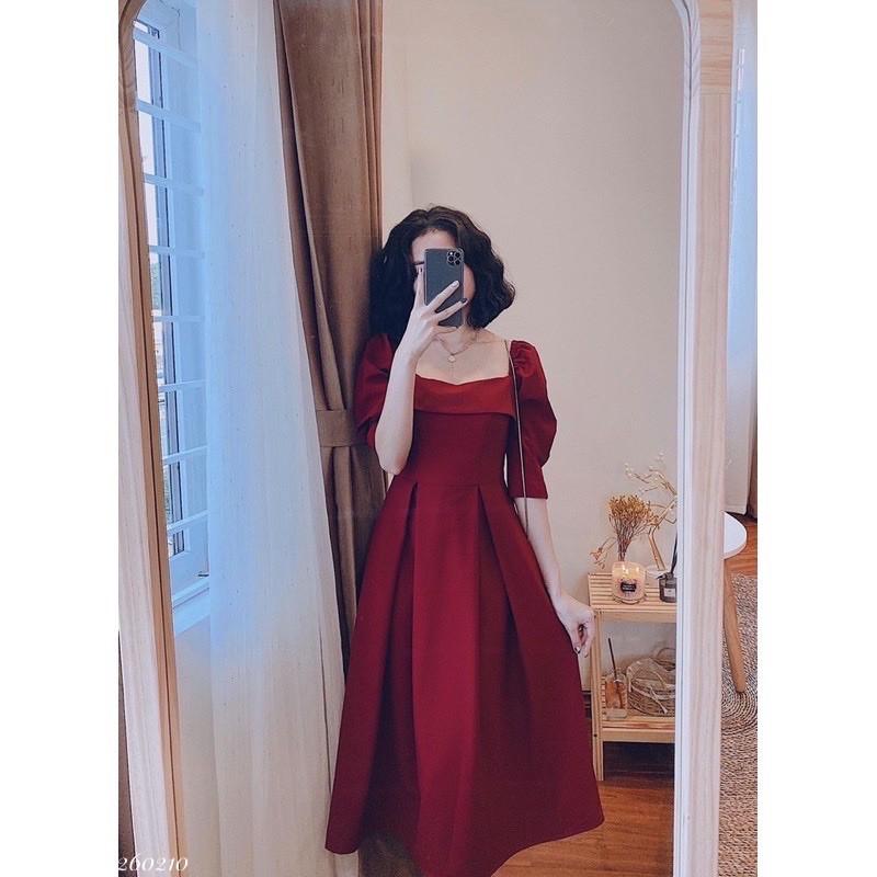 Váy cổ hộp cho con ti