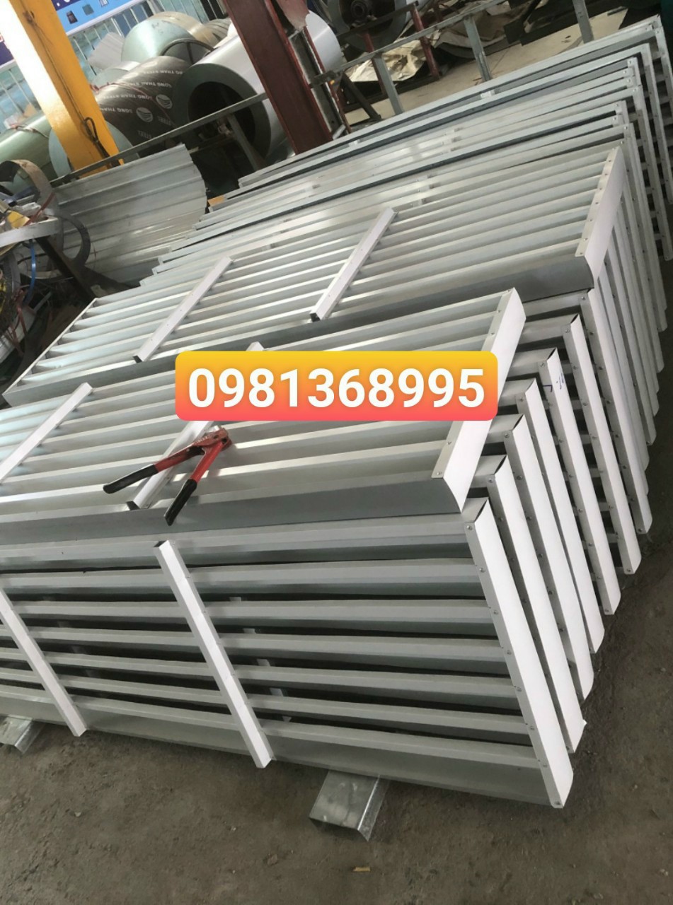 Lam Gió (Louver) Tôn Mạ Màu ( Trắng Sữa, Xanh Ngọc- Độ Dày Lam Gió 0.45mm ) Giá 520.000 đ / 1m2