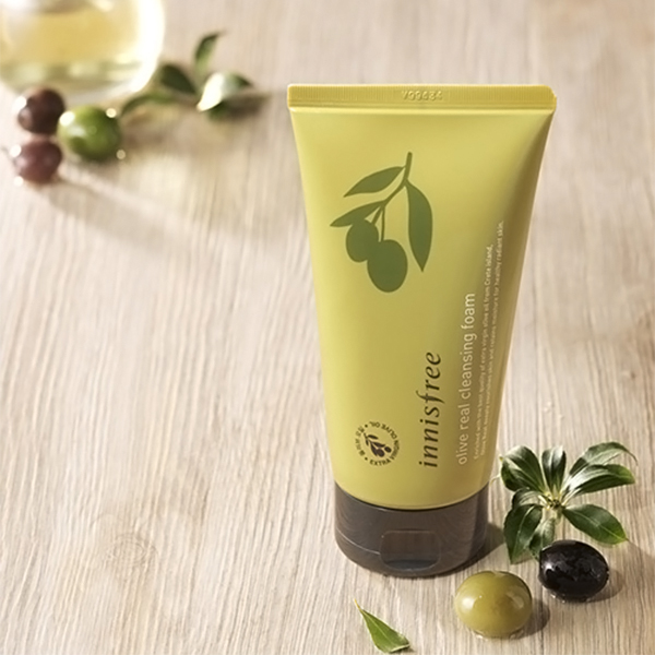 Sữa Rửa Mặt Dưỡng Ẩm Từ Oliu Innisfree Olive Real Cleansing Foam (150ml)