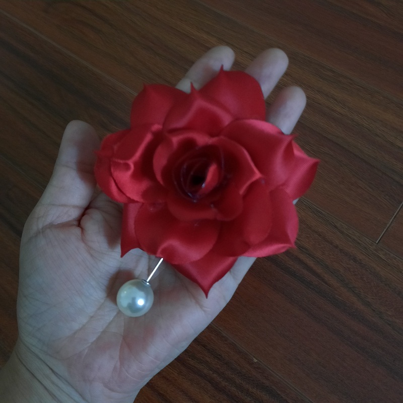 Hoa cài áo bông hoa hồng handmade màu đỏ chất liệu mềm mịn