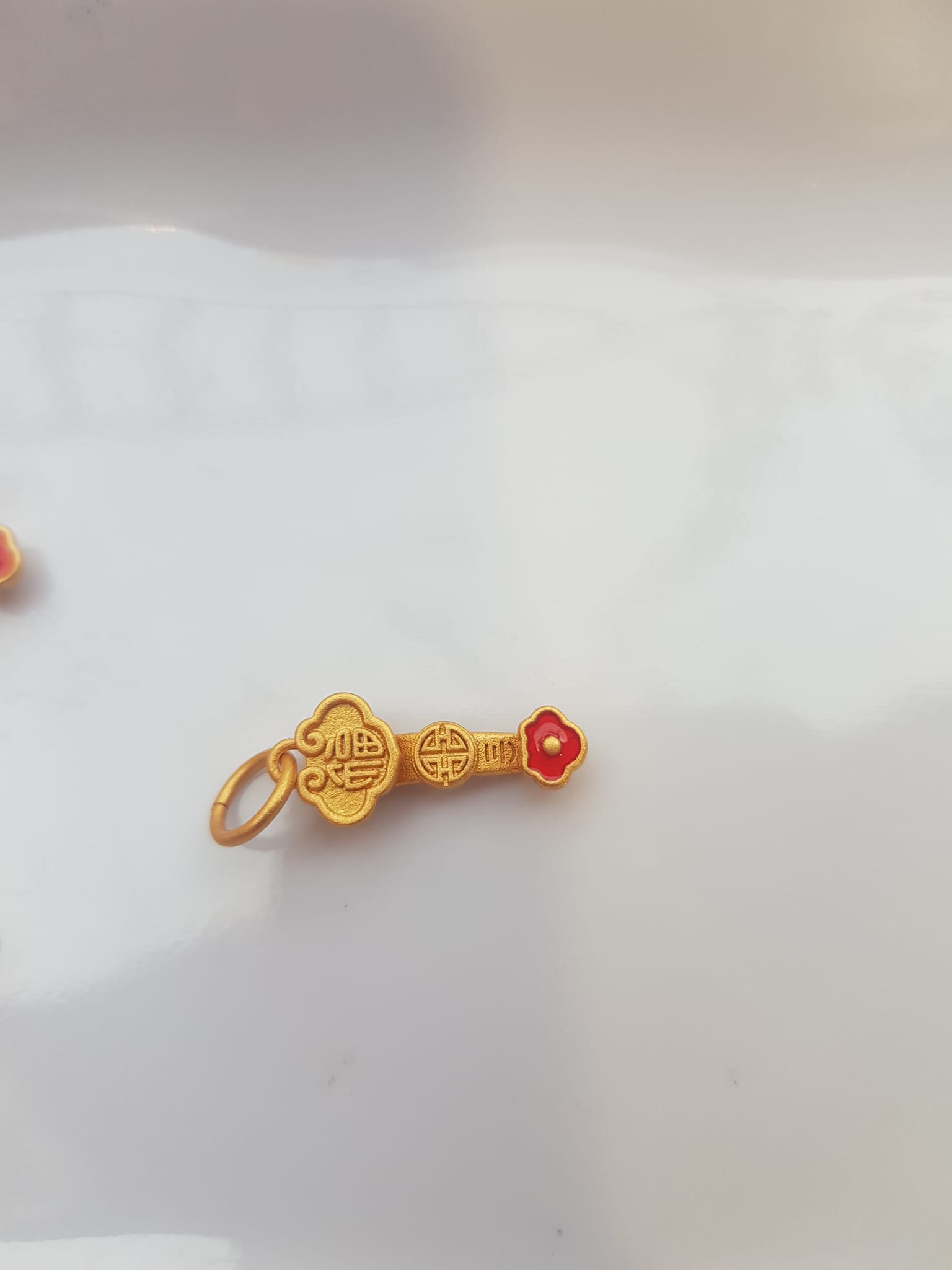 Phụ Kiện Charm Vòng Tay Nữ đẹp Hình Gậy Như Ý màu vàng phối vòng tay Nữ phối với vòng đeo tay của mình xinh xinh ạ