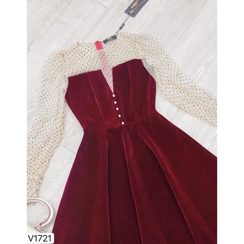 Đầm nhung đỏ xoè phối voan lưới khoét cổ V siêu sang
