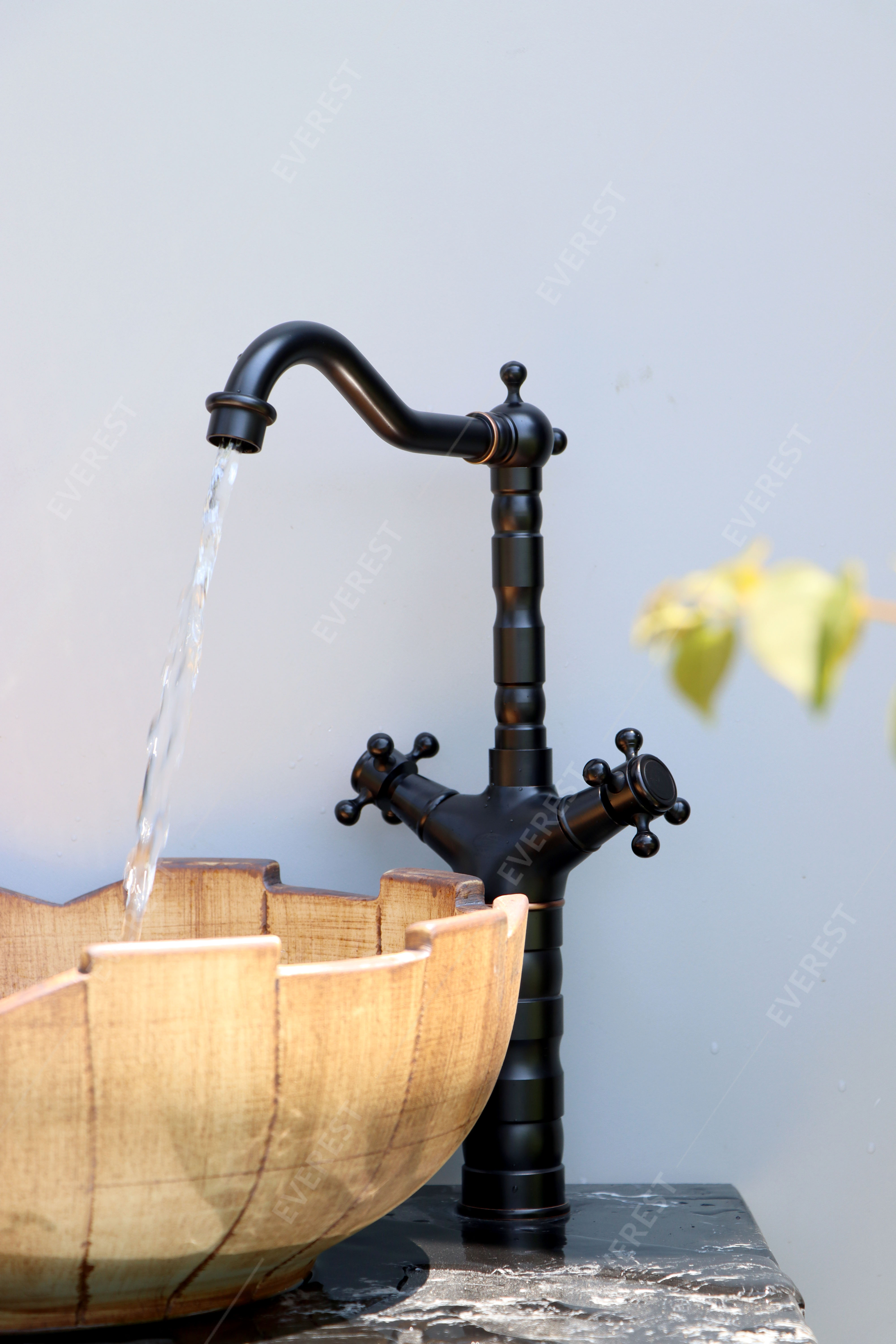 Vòi rửa lavabo đồng đen EVEREST EV-VĐ32