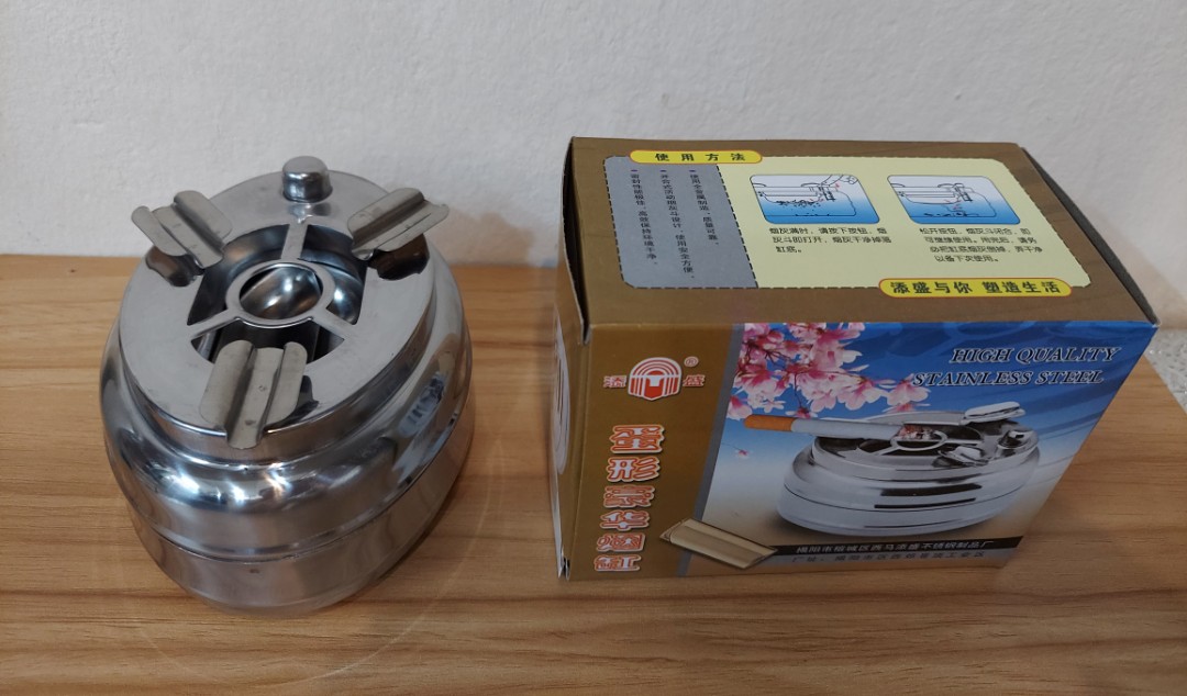 Gạt tàn thuoc Inox có nút bấm đóng mở ngăn đựng tiện dụng dễ vệ sinh