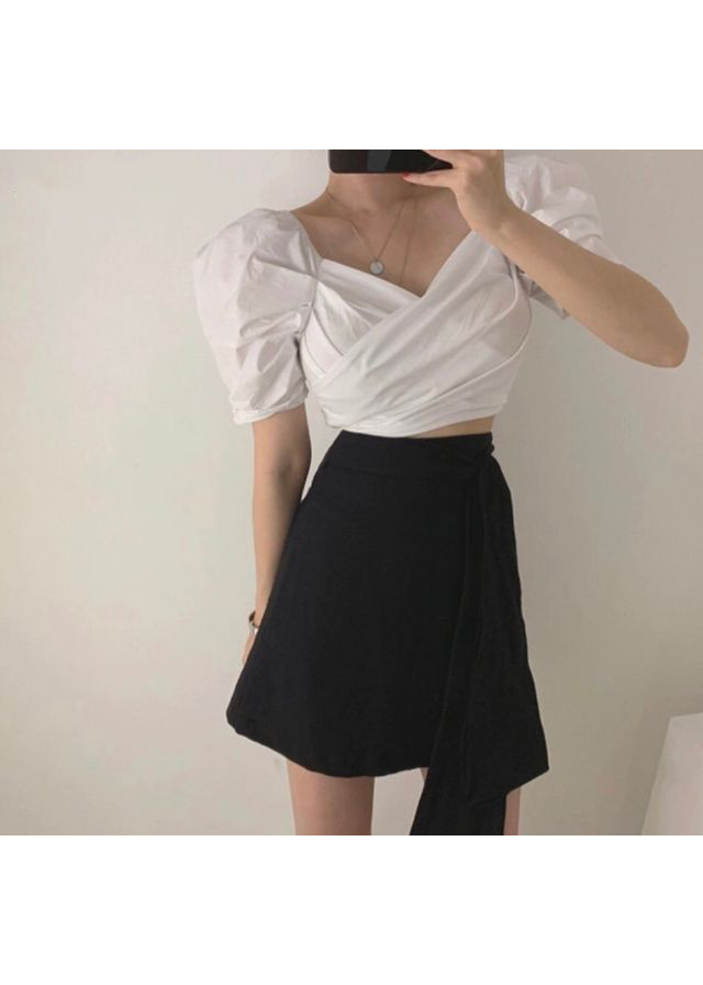 Áo croptop đắp chéo tay phồng